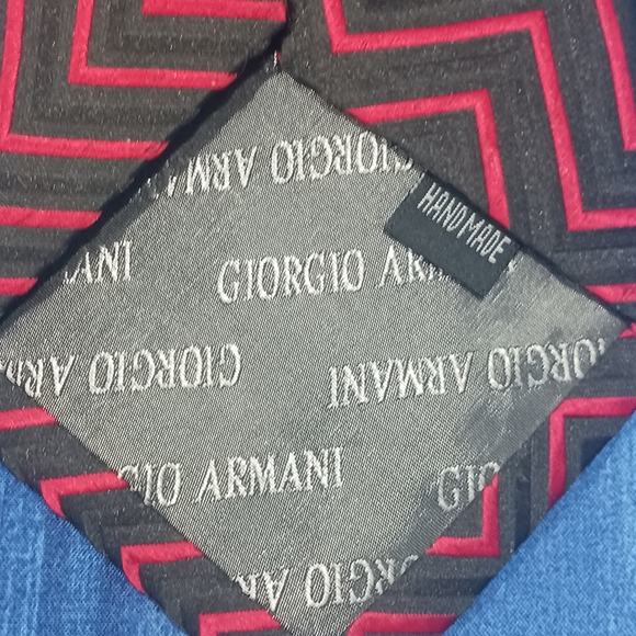 Georgio Armani 100% silk Tie - Picture 4 of 5